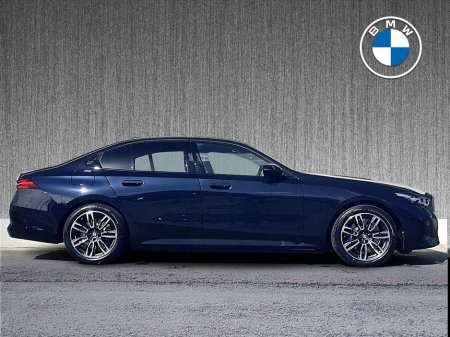 2026 BMW 5 Series - thumbnail 3