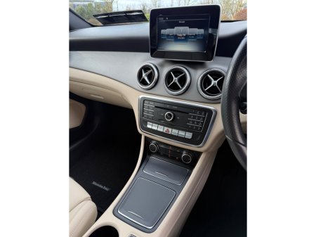 2017 Mercedes-Benz CLA Class CLA 180 D URBAN €19,900 thumbnail