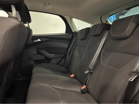 2015 Ford Focus 1.5 TDCI ZETEC 120PS 5DR €7,950 thumbnail