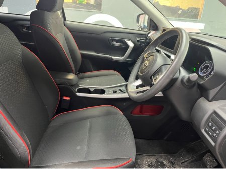 2022 Daihatsu Rocky - thumbnail 8