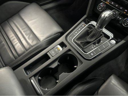 2017 Volkswagen Passat - thumbnail 10