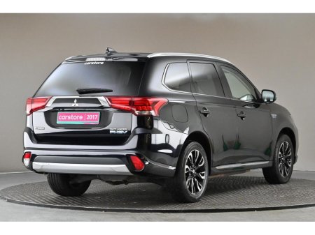 2017 Mitsubishi Outlander - thumbnail 9