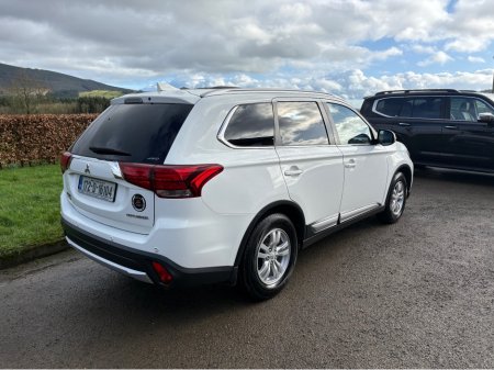 2017 Mitsubishi Outlander 4WD COMMERCIAL 4DR thumbnail