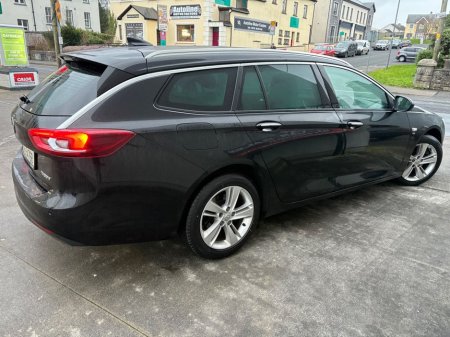 2018 Vauxhall Insignia 1.6 CDTi 136 Elite Nav - Estate €12,990 thumbnail
