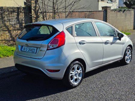 2014 Ford Fiesta - view 3