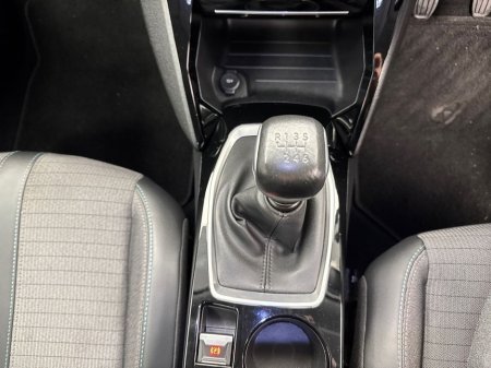 2021 Peugeot 2008 - thumbnail 16