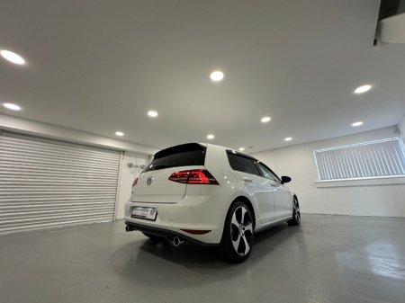 2014 Volkswagen Golf - thumbnail 17