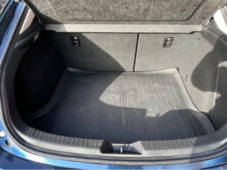 2016 Mazda Mazda3 1.5 SKYACTIV-D SE-L NAV 5DR €8,500 thumbnail