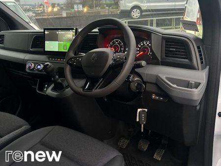 2026 Renault Master 130BHP START LM35 €34,390