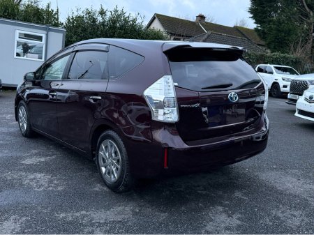 2014 Toyota Prius Alpha - thumbnail 9