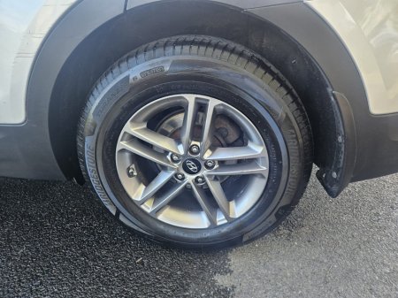 2017 Hyundai Santa Fe - thumbnail 15