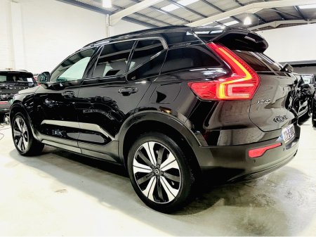 2023 Volvo XC40 - thumbnail 9