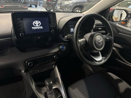2021 Toyota Yaris - thumbnail 8