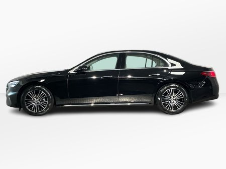 2026 Mercedes-Benz E Class 220d Exclusive - Reversing Camera - Ambient Lighting - Sat Nav - Electric Heated Memory Seats - Climate Control - Keyless Start - Cruise Control -Apple CarPlay/Android Auto €88,098 thumbnail