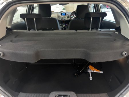 2016 Ford Fiesta - thumbnail 4