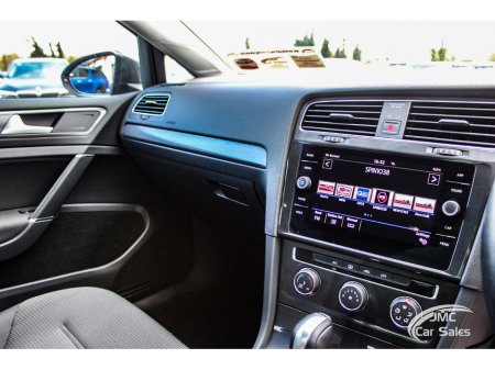 2018 Volkswagen Golf - thumbnail 16