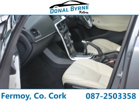 2017 Volvo V40 D2 MOMENTUM ED 5DR €13,950 thumbnail