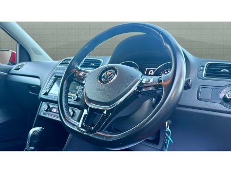 2016 Volkswagen Polo *HIGHLINE* 35,000KMS / LEATHER / HEATED SEATS / CAMERA / AUTO €13,900 thumbnail