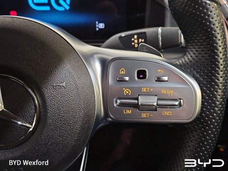 2024 Mercedes-Benz EQC EQC 400 4M AMG Line €48,975 thumbnail