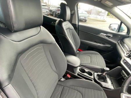 2022 Kia Sportage - thumbnail 5