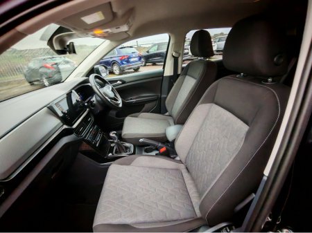 2025 Volkswagen T-Cross - view 2