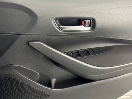 2021 Toyota Corolla HYBRID LUNA**TOUCHSCREEN BLUETOOTH MEDIA**REVERSE CAMERA**PARKING SENSORS**DUAL CLIMATE**CRUISE CONTROL**MULTIFUNCTIONAL STEERING WHEEL**AIR CONDITIONING**ISOFIX**FINACE AVAILABLE** €21,995 thumbnail