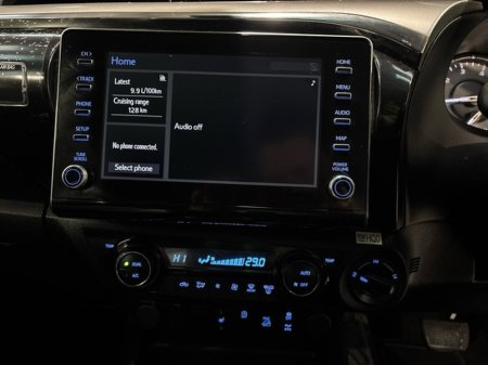 2024 Toyota Hilux - thumbnail 12