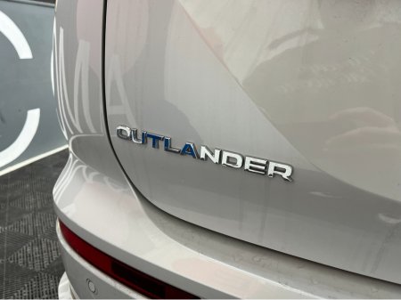 2024 Mitsubishi Outlander - thumbnail 7