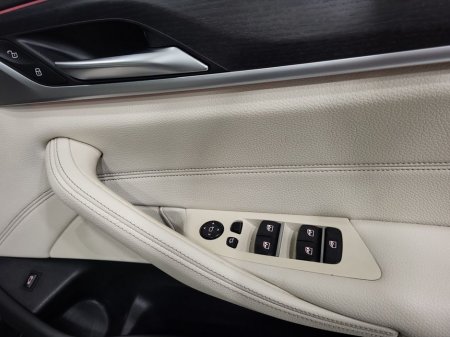 2022 BMW 5 Series - thumbnail 23