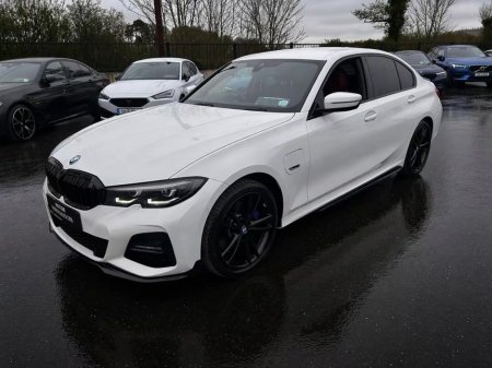 2022 BMW 3 Series - view 3