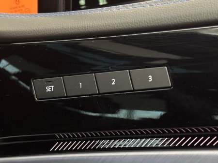 2025 Volkswagen Touareg - thumbnail 20