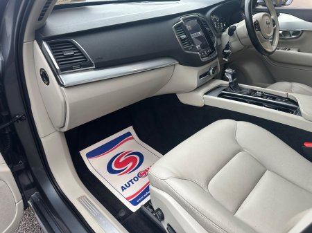 2017 Volvo XC90 D5 (235hp) AWD Momentum Geartronic thumbnail