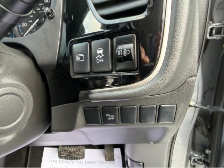 2016 Mitsubishi Outlander - thumbnail 27