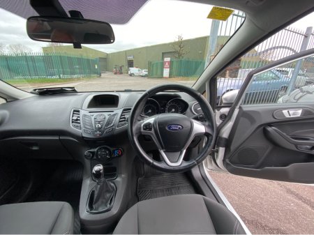 2017 Ford Fiesta - thumbnail 12