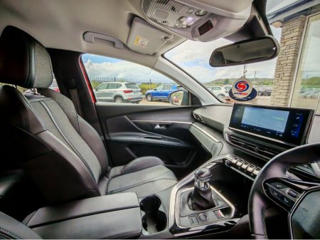 2022 Peugeot 5008 ALLURE BLUEHDI S/S €35,800