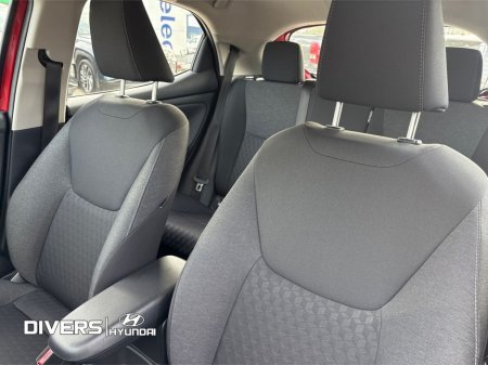 2022 Toyota Yaris - thumbnail 15