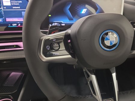 2026 BMW 5 Series  thumbnail