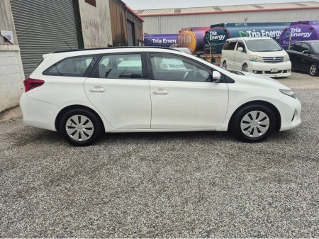 2014 Toyota Auris - thumbnail 9