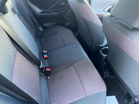 2020 Toyota Yaris - thumbnail 7