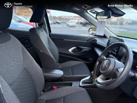 2024 Toyota Yaris Cross YARIS CROSS LUNA €28,450 thumbnail