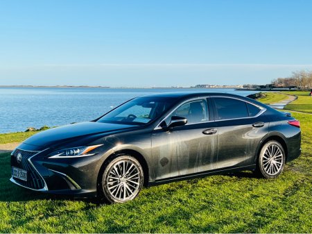 2022 Lexus ES 300 H 300H CVT thumbnail