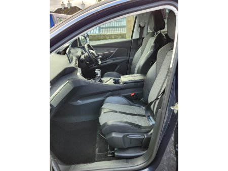 2018 Peugeot 5008 1.5 BlueHDi 130bhp Allure €18,945 thumbnail