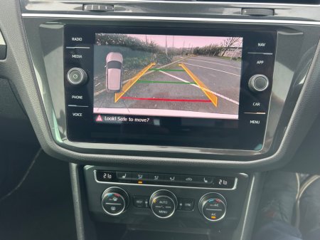 2018 Volkswagen Tiguan - thumbnail 18