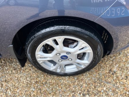 2013 Ford Fiesta - thumbnail 15