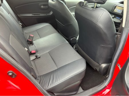 2015 Toyota Yaris HYBRID EXCEL CVT €12,995 thumbnail