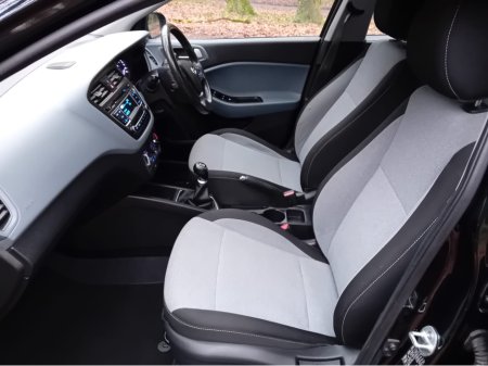 2016 Hyundai i20 1.2i DELUXE 1 OWNER ONLY 93 KLMS @ REDDY2DRIVE LTD €10,995 thumbnail