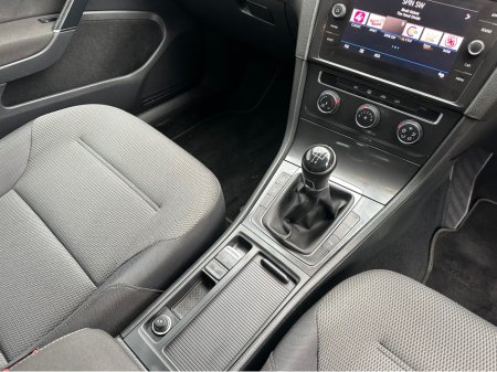 2018 Volkswagen Golf 1.6 TDI SE BLUEMOTION 115PS 5DR thumbnail