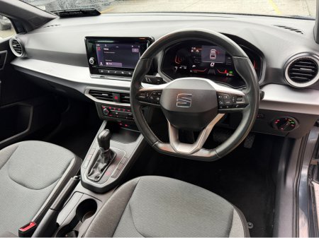 2023 SEAT Ibiza Folding Mirrors...Background Lighting €17,400 thumbnail