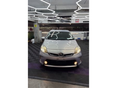 2013 Toyota Prius - view 3