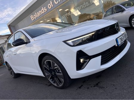 2024 Opel Astra Best Value 2024 ELEGANCE Launch Model Finished In Glacier Massive Spec As New www.bolands.ie Est.1955 €25,950